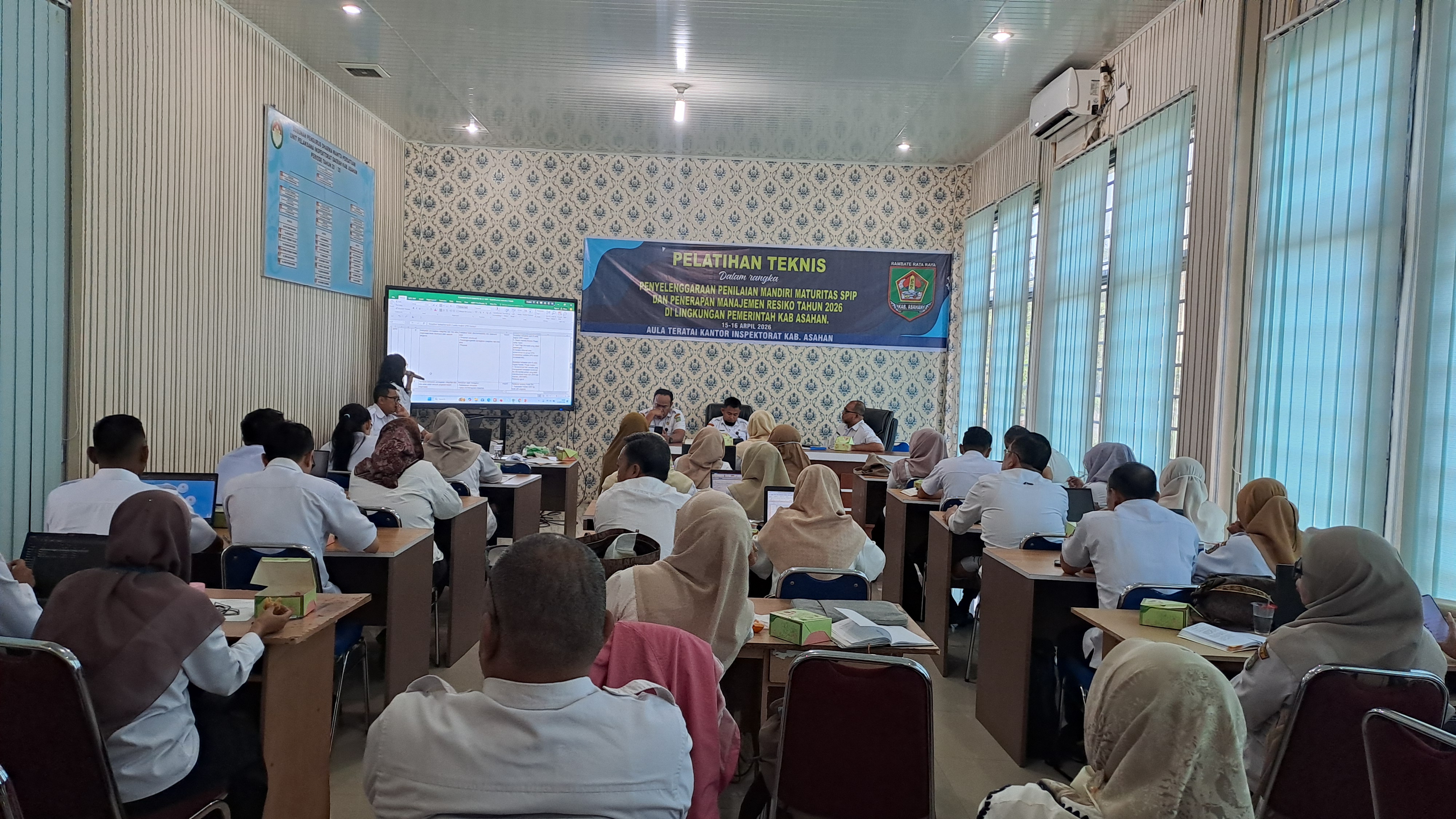 Sosialisasi Penyusunan SSH dan Asistensi daring kepada Perangkat Daerah bersama Tim UGM dan Tim BKAD Kabupaten Asahan