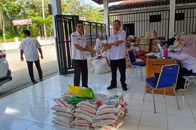 Penyerahan Bantuan Bencana Alam Sumatra dari Inspektorat kepada Dinas Sosial Kabupaten Asahan